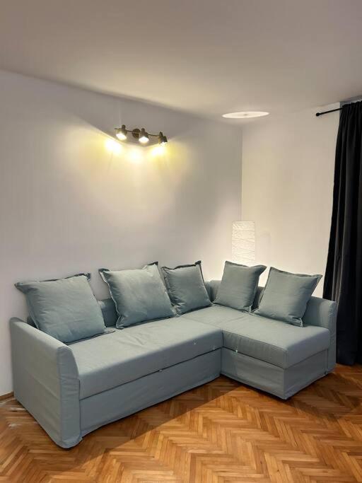 Location #12lunipebega Apartment