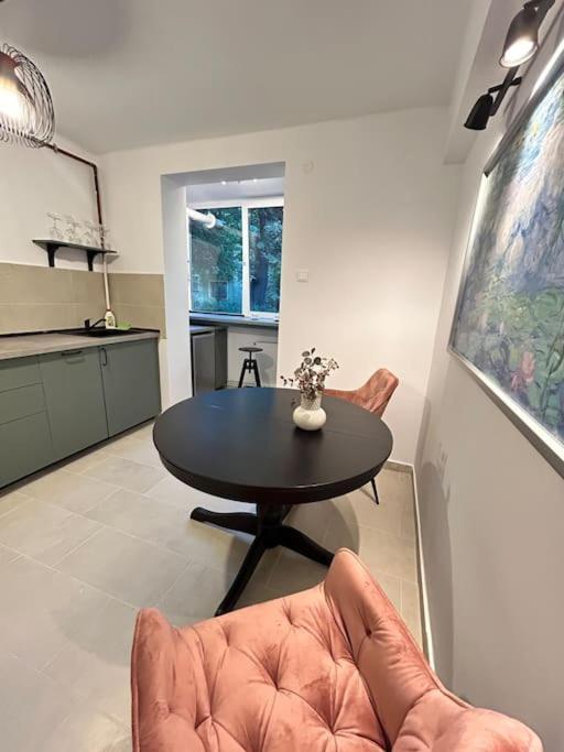 Location #12lunipebega Apartment