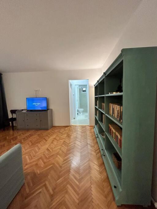 Apartment Location #12lunipebega