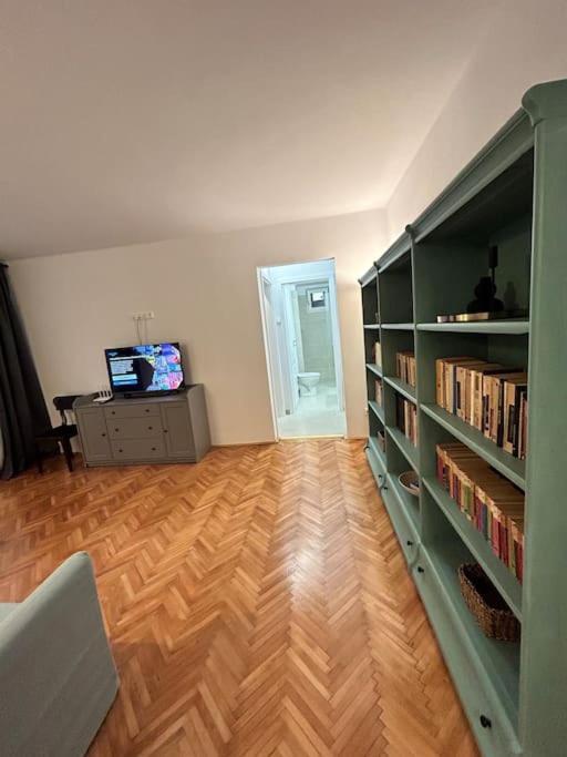 Location #12lunipebega